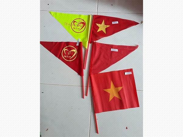 In cờ tam giác theo yêu cầu In cờ tam giác theo yêu cầu